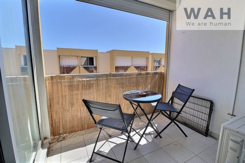 Ouvert inter-agence, Romanella vous propose à la vente un appartement 2 pièces de 27 m2 avec terrasse au Grau du Roi 30240. Situé à 15 min de l'aéroport de Montpellier, 8 min à pied de la plage, les commerces, écoles et services administratifs à prox...