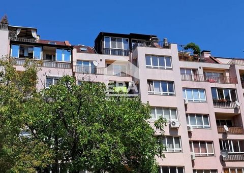 ERA Varna Trend propose à la vente un appartement de deux chambres dans le complexe fermé Orchid Hills, à Vazrazhdane 2. La propriété a une surface bâtie de 81 m² (90 m² avec les parties communes), située au sixième étage d’un total de 7 étages. Il s...