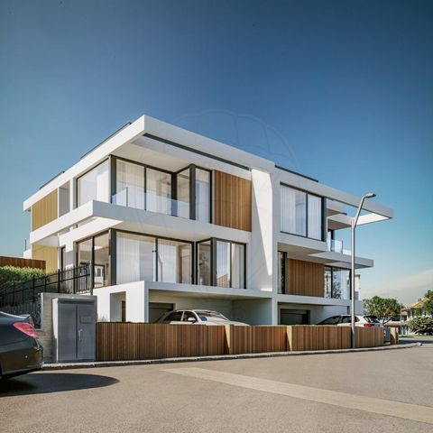 Descripción Terreno ubicado en la zona de Areal - Nazaré - Costa de Prata, con proyecto aprobado para una casa de 3 suites y garaje, en un estilo moderno y muy atractivo. Situado en una zona tranquila zona residencial con servicios muy cerca, así com...