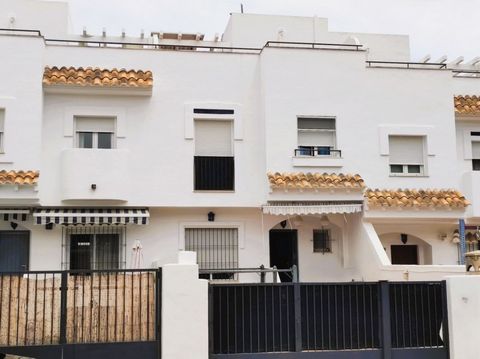 Located in Torreblanca. Magnificent opportunity to live in a quiet urbanization in the lower area of Torreblanca, with magnificent communal areas, gardens and communal pool. Very close to schools, transport, leisure areas and within walking distance ...