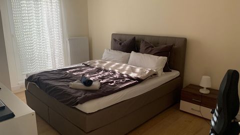 Gemütliches Zimmer in Wohnung - Frankfurt Innenstadt ️ Willkommen in deinem neuen Zuhause im Herzen von Frankfurt! In meiner Wohnung steht dieses gemütliche Zimmer zur Miete bereit und bietet dir ein aufregendes urbanes Wohnerlebnis. ️ Zimmer Eigensc...