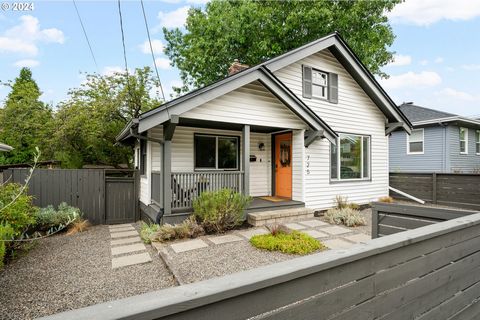 Nestled in a prime, close-in location, this charming Laurelhurst/Rose City bungalow perfectly blends modern functionality with preserved original details, offering exceptional value. Zoned for the highly sought-after Laurelhurst and Grant Schools, an...