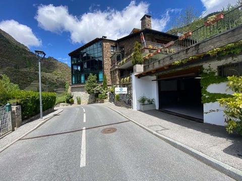 Willkommen im Paradies auf dem Gipfel von Les Bons, Encamp, Andorra! Können Sie sich vorstellen, jeden Morgen in einem luxuriösen Duplex-Penthouse aufzuwachen, umgeben von majestätischen Bergen und mit Panoramablick, der Ihnen den Atem rauben wird? D...