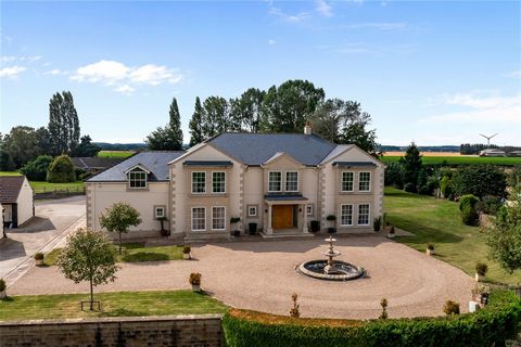 This exceptional contemporary country house blends Classical English architecture with modern design, creating the perfect package for today's family. Home Farmhouse, paired with the newly renovated Birkin Lodge, offers extensive, versatile, and glam...