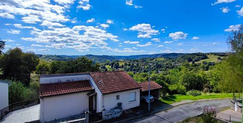 Perchée sur les hauteurs de Decazeville, cette maison d'habitation de 125m² habitables est implantée sur un terrain de 321m², Elle se compose de deux niveaux et vous offrira une superbe vue sur le bassin et les collines environnantes. Située dans un ...