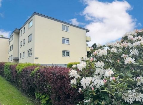 Diese geräumige und lichtdurchflutete 3,5-Zimmer-Eigentumswohnung befindet sich im zweiten Obergeschoss eines gepflegten Mehrfamilienhauses in Dortmund Neuasseln. Die Wohnung bietet ca. 93 m² Wohnfläche und besticht durch einen großzügigen Grundriss ...