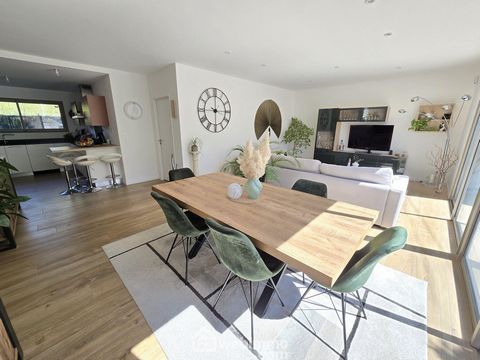 Votre agence 123webimmo l'immobilier au meilleur prix vous présente : Au Bouscat, belle maison récente sur un étage avec quatre chambres dont une suite parentale en RDC. Bel espace de vie lumineux, Jacuzzi. Nous avons le plaisir de vous proposer cett...