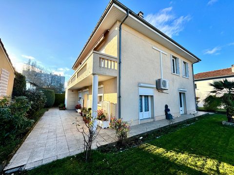 Maison proximité immédiate, centre-ville
