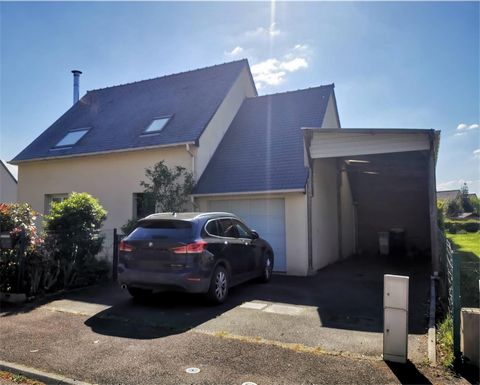 maison dans le bourg de la Chapelle-aux- Filtzméens