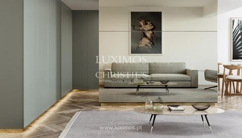 Apartamento T3 de charme com varanda , à venda no Royal Venture Sá da Bandeira — um exclusivo empreendimento residencial inserido num edifício histórico totalmente reabilitado , situado no coração do Porto . Localizado na prestigiada Rua Sá da Bandei...