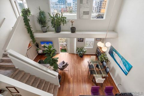 Top floor loft style in the heart of vibrant Little Italy! Distinctive features include soaring ceilings with fabulous natural light throughout, dual view terraces, an expansive cook's kitchen, and a first floor flex space for home office / den! The ...