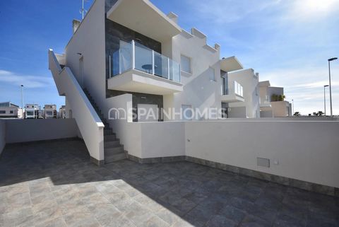 Pisos de 2 Dormitorios con Vistas al Mar en un Complejo cerca de la Playa en Cartagena España Los pisos cuentan con una cocina abierta con muebles de alta calidad, un amplio y ventilado salón, 2 dormitorios con armarios empotrados y 2 baños equipados...