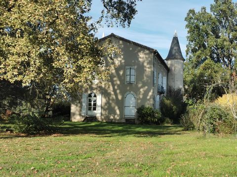 Manoir XIXe sur un parc clos et arboré exceptionnel
