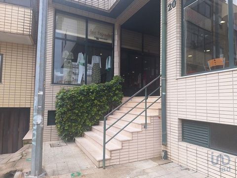 Espaço Comercial à Venda – Oportunidade no Centro de Valongo! Procura um local estratégico para o seu negócio? Apresento-lhe este espaço comercial com 40m², situado numa galeria movimentada no coração de Valongo. ✨ Destaques do imóvel: Área ampla e v...