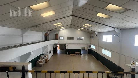 Warehouse for sale in the center of Rio Tinto Great access to VCI and A1 800 meters from Parque Nascente Shopping Mall Metro nearby The Warehouse belongs to a complex of 3 warehouses with an independent and private entrance to them. it has an implant...