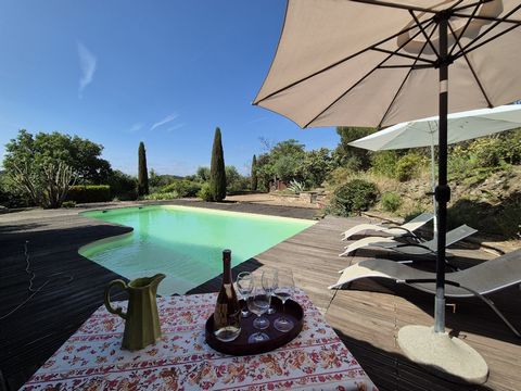 Maison de campagne dans un hameau paisible avec vue, piscine et terrain arboré