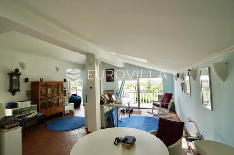 In a peaceful location, within a family house, a modern two-bedroom apartment with a total living area of 109 m² is for sale. It also includes a spacious 16 m² terrace covered with an awning, offering an open view of Mount Učka. The property is locat...