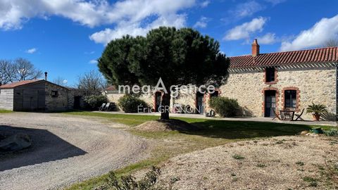 Longère de 180m2 + grange en pierre de 300m2, parcelle 9000m2