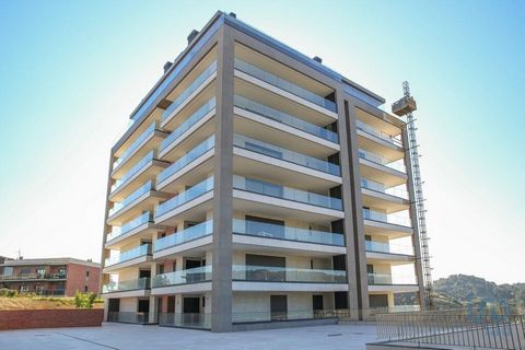 Viver com Vista – Exclusividade e Conforto na Malvarosa, Alverca Imagine-se a viver num espaço onde o conforto se alia à sofisticação, com uma vista única sobre o rio Tejo ou a tranquilidade da serra. Estes apartamentos de alta qualidade, situados na...