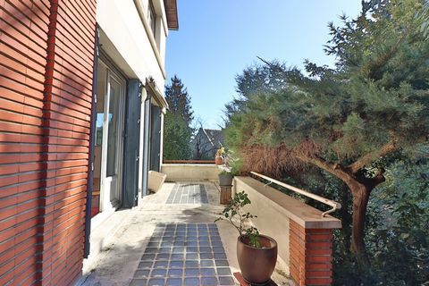 Dpt Hauts de Seine (92), à vendre maison P7 de 220 m² - Terrain de 560,00 m²