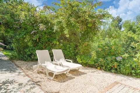 Surrounded by beautiful views, this villa in Penafiel offers a peaceful refuge and 1 bedroom for a couple. The villa features a shared swimming pool for cooling off in sultry summers and a private terrace to enjoy the views all day long. You can enjo...