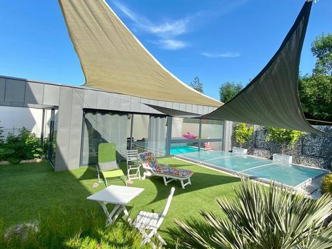 Maison d'architecte avec autonomie de plain pied, piscine et jaccuzzi
