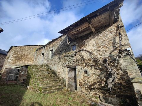 CHARMANTE MAISON EN PIERRES A RENOVER AVEC DEPENDANCES