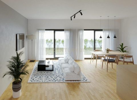 Presentamos este fantástico chalet adosado listo para recibir a tu familia con comodidad, diseño moderno y funcionalidad. Con una arquitectura contemporánea y acabados de alta calidad, esta vivienda ofrece: Planta Baja: Amplio salón en concepto abier...