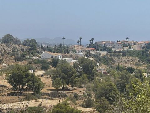 Plot of 790 m² for sale in Maryvilla, Calpe – Costa Blanca, with sea views, just 1.5 km from the popular sandy beach of Puerto Blanco. Property Description Urban plot of 790 m², with gentle slope and perfectly usable for building. It offers sea views...