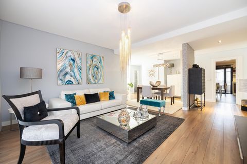 Découvrez ce magnifique appartement de 3 chambres, situé dans la copropriété exclusive TERRAZZO, en Gambie Pontes-Alto Guerra, Setúbal, un quartier résidentiel prestigieux, connu pour sa tranquillité, sa qualité de vie et sa proximité avec les princi...