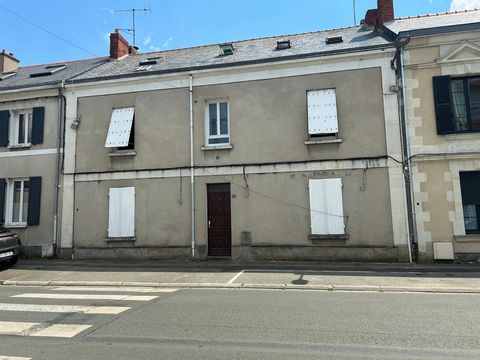 Gros potentiel pour cet immeuble de 175 m2 sur la commune des PONTS DE CE