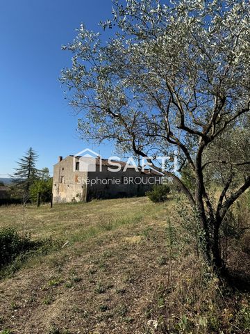 Ancienne ferme à restaurer et oliveraie