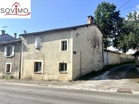 REF 34864 : 23 000 € HAI, Confolens (16), in the immediate vicinity of the city center, come and discover this old house to be completely renovated, of approximately 115 m2 of usable area, offers a strong potential for a personalized project. The pro...
