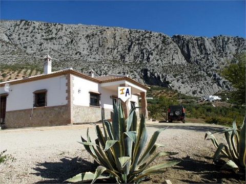 A light and spacious, one level property, built to a good standard and occupying an enviable location on the edge of the village of Valle de Abdalajis and just 15 minutes drive from the lakes and Caminito de Rey in El Chorro. Set against a backdrop o...