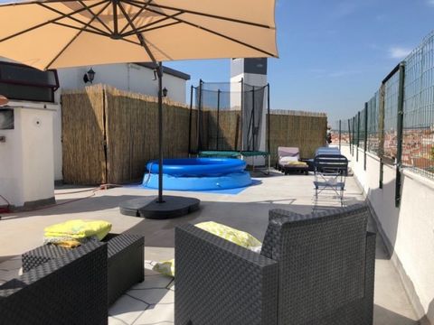 It’s a bright newly renovated 3 bedroom apartment, with an ensuite, two car parking, storage room and a large roof top terrace of about 90sqm. It’s located at the third and last level of a concrete building with lift built in 2000. Main features: *3 ...