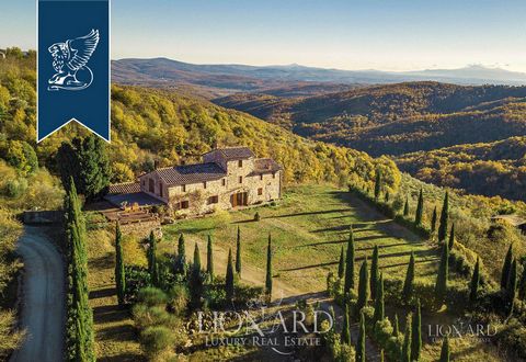 In the heart of Chianti, a few kilometers from Siena, there is this magnificent luxury villa for sale. The original building dates back to 1811, while the expansions were carried out in the following century. This wonderful 500-sqm estate offers brig...