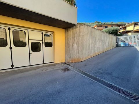 Monte Argentario artisan fund for sale In Porto Santo Stefano on the Campone road we offer a 60 m2 land/warehouse in excellent maintenance conditions and easily accessible from the main road. The current intended use of the unit is C/3 with the possi...