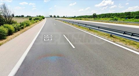 We present an investment plot with a project in regulation facing Maritsa Motorway and a ready, approved, investment project near the village of Lyubimets, Haskovo. Excellent location with many business opportunities on a major thoroughfare in the Ba...