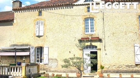 A17928 - House of character of 220 m² to finish restoring with gite of 30 m² in a quiet location. Comprising; entrance hall, fitted kitchen/dining room, living room, storeroom, shower room, wc; First floor - landing, 3 bedrooms, one with shower room/...