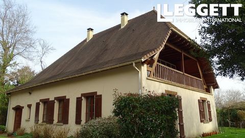 120527AM24 - A pretty country house in the hills of the Périgord vert with spacious living areas, 4 bedrooms, bathroom, shower in the laundry and wc which could become another shower room. The attic is full height over the whole house with a lovely g...