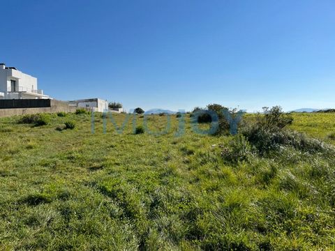 Rustic land located in the parish of São João das Lampas, Sintra, with 7280 m2. The land has a water hole. Situated on the edge of Estrada do Casal de A-dos-Eis, it overlooks the Sintra mountain range and pena palace. There is the possibility of the ...