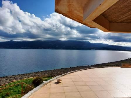 Sitia, East Crete: Fantastic house directly by the sea. It is a three storey house of 200m2 located on a plot of 4000m2 and just 50meters from the sea. The basement it 80m2 and consists of an open living kitchen area, two bedrooms and a bathroom. The...