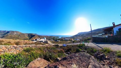 Uppmärksamhet alla strandälskare och äventyrssökande! Letar du efter den perfekta platsen att bygga ditt drömhus eller en lönsam Airbnb-hyresfastighet? Du behöver inte leta längre! Denna 3,229sqft tomt i La Mision, Baja California är en gång i livet ...