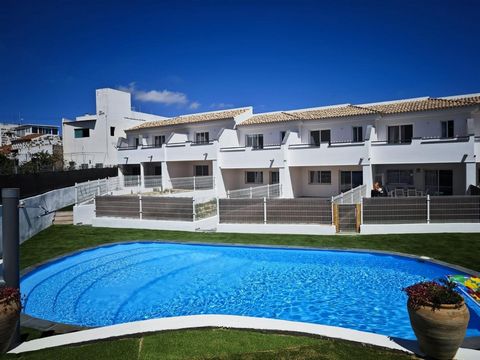 Excellent opportunity newly built villa in a quiet neighborhood of Tamaide in San Miguel de Abona. Detached house, semi-detached type, consisting of three floors, connected to each other by internal stairs and duly distributed in the basement floor w...