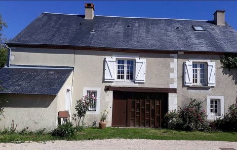 DMB offers you a charming house, without work, in a small hamlet 10km from Bourges and 2 hours from Paris. Close to all shops. Very comfortable, recently built in an old renovated barn, maximum insulation, 60 cm walls ensuring exceptional thermal com...