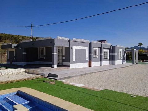 Hondon de las Nieves, Newly built fully legal detached villa with pool. This incredibly spacious villa is nicely situated in amongst other properties on the outskirts of Nieves centre. Outstanding quality design and finish throughout the main villa, ...