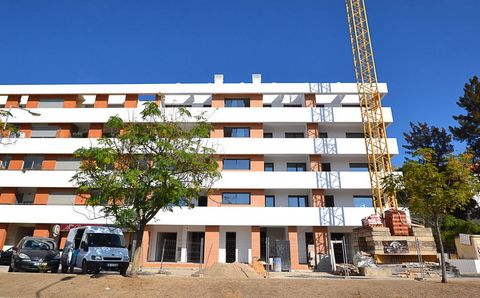 Part of a new condominium comprising of twelve apartments, this modern two bedroom apartment, will be completed using good quality materials, fixtures and fittings. Located in the fishing town of Olhão, just a short walk from all amenities, the stunn...