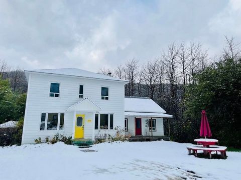 Bigeneration House for Sale in Mont-Louis, Gaspésie. 6 Bedrooms 2 S.de Baths Veranda with lots of windows. Land + 60,000ft2 Wooded trees, fruit trees, bordered by the river. Great potential for this property with its original character due to its sta...