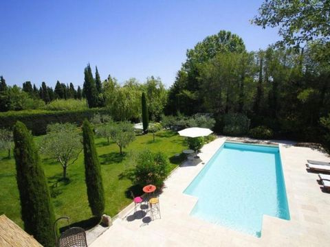 Villa Rental in Provence. Very pleasant villa located in the heart of the Alpilles hills, 1 km from the village of the Saint-Remy de Provence and 10 km from the famous perched village of Les Baux de Provence. Set on a beautiful garden planted with ol...
