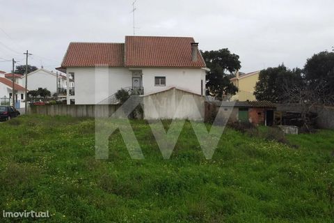 Plot of urban land with 500 m2 and 200 m2 for Construction together with the Pools of Tinalhas This fantastic plot, of excellent location, is located in a quiet area of villas. 18 km from Castelo Branco, 36 km from Fundão, 9 km from the A23 and Vila ...